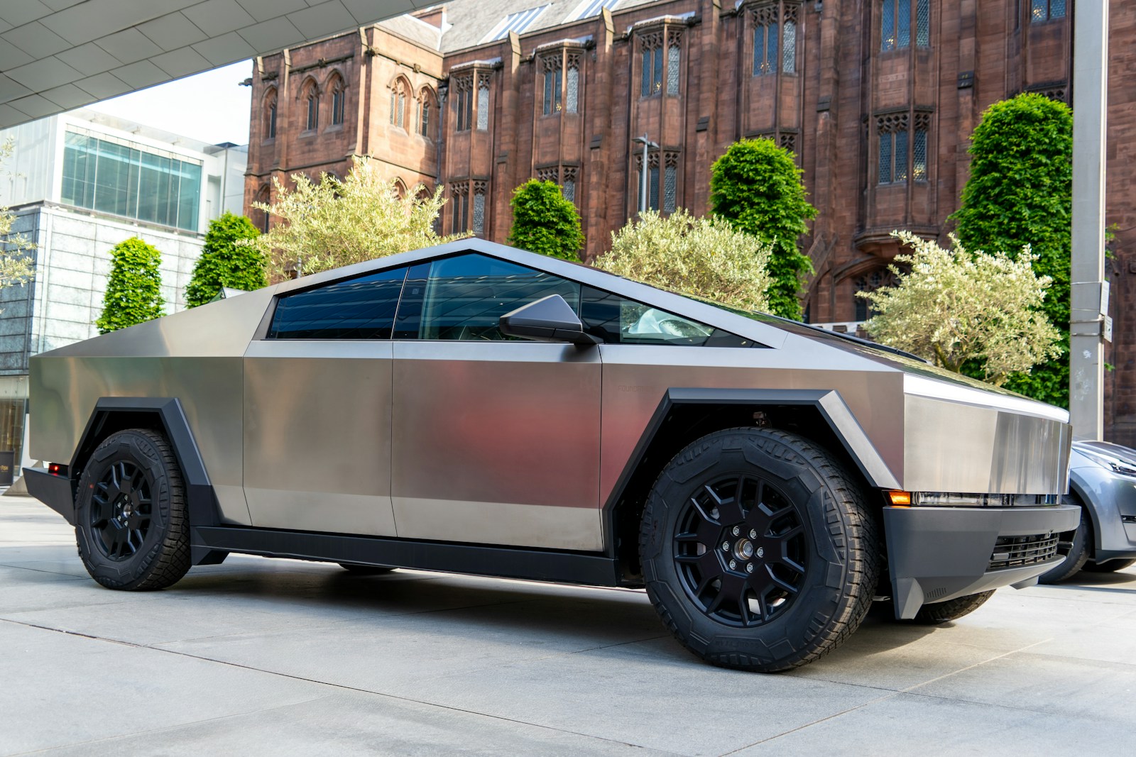 wni8bjcdpko Tesla Cybertruck Towing Capacity: Can It Compete?